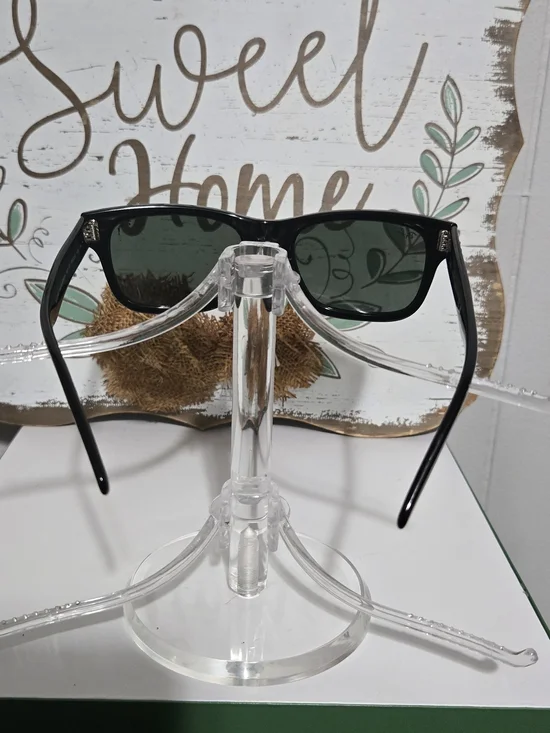 Ray-Ban Classic Black Wayfarer Sunglasses with Green Lenses - Picture 2 of 6